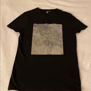 Men’s small silver sequin square tee